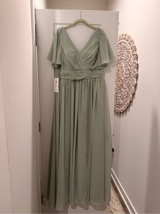 Dresses & Skirts - NWT Sage Green Maxi Dress Size 14
